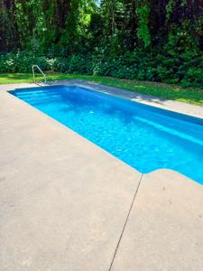 2193 Lakeshore Drive