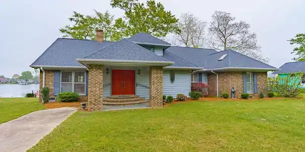 1149 LAKEVIEW DR