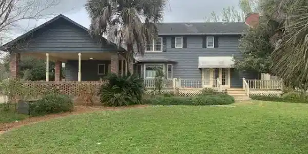 1003 Waters Edge Drive