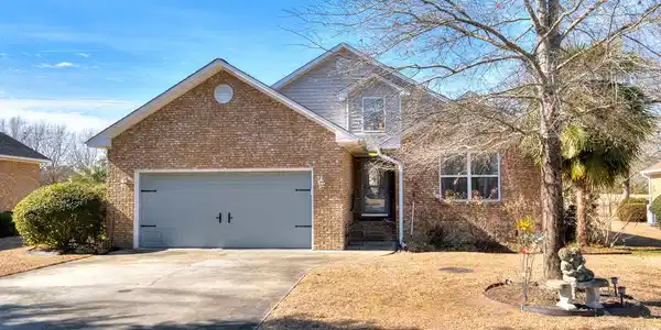 21 Lake Arbu Drive