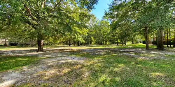 28 Lake Arbu Drive (L-26)