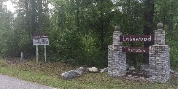 1742 LAKEWOOD DR