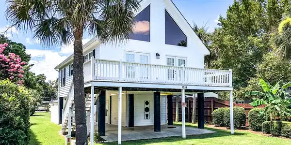 1038 Island Court