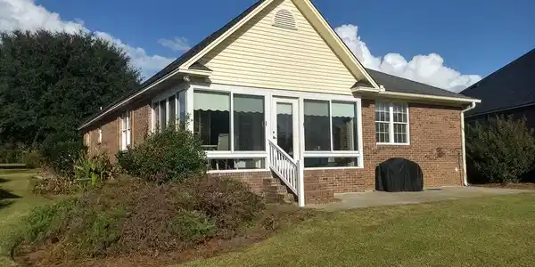 27 N Lake Cir