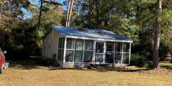 1049 Joyner Drive