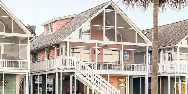 1055 Island Court