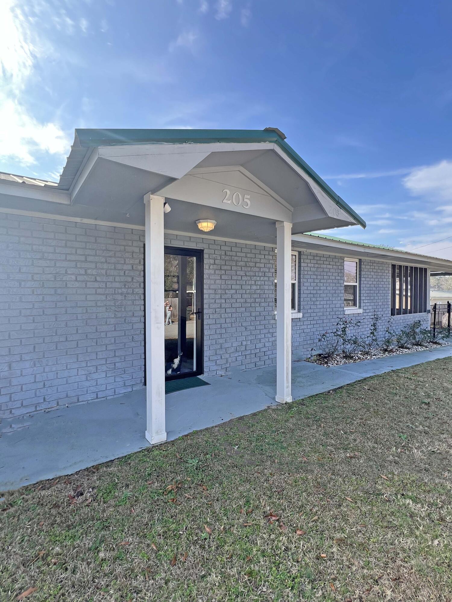 Image 4: 205 2nd Street Vance sc