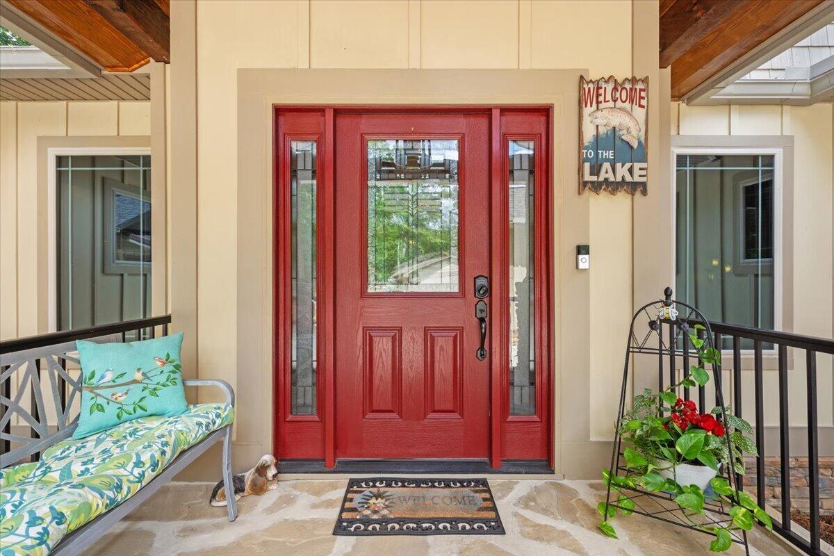 Image 3: Front Entry