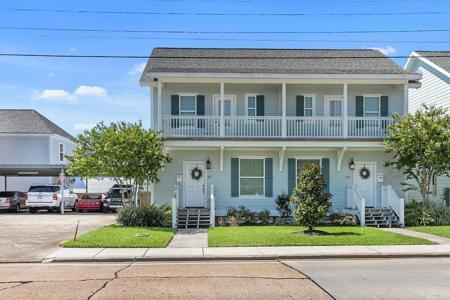 211 W Clarence St Street W
