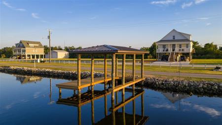 637 River Road