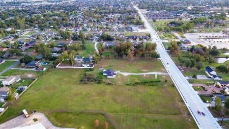 3609 W Prien Lake Road W