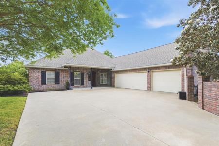 2733 Rue Calais Drive