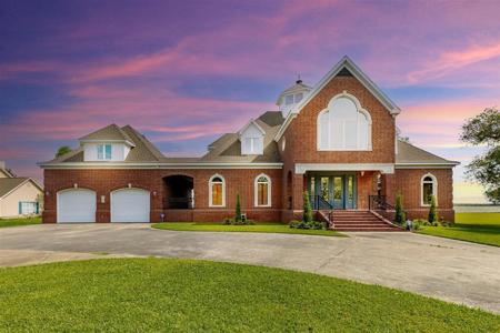 7090 Moss Lake Lane