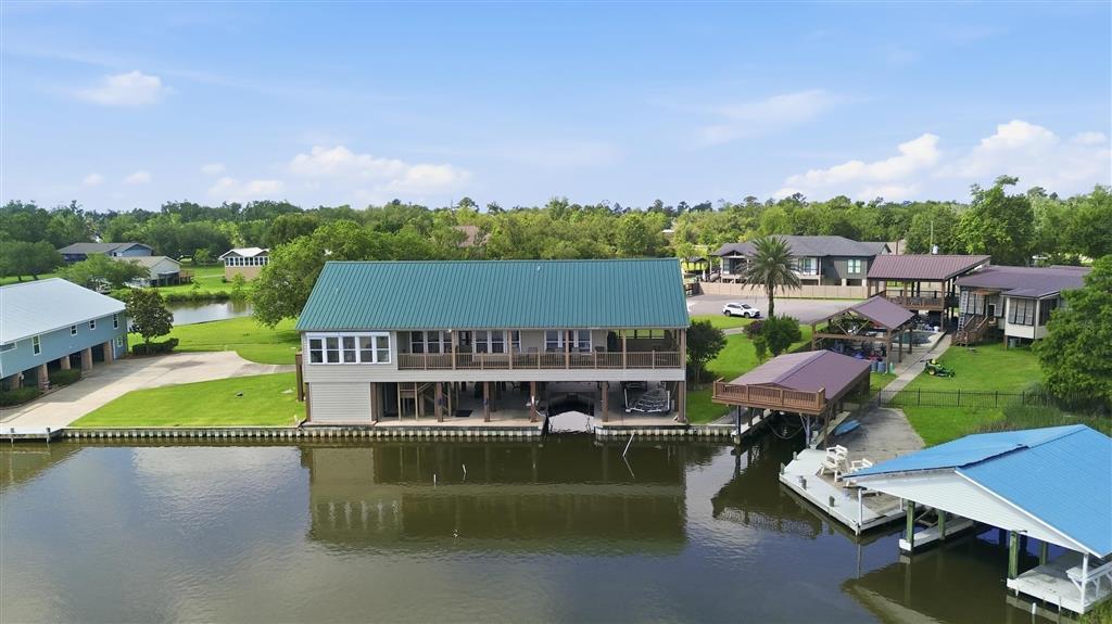 Image 2: Launch directly from your private boat slip featur