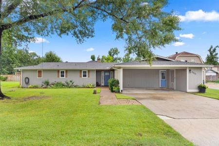 2435 N Constance Lane N