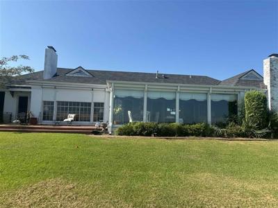 3820 Bluff Lane