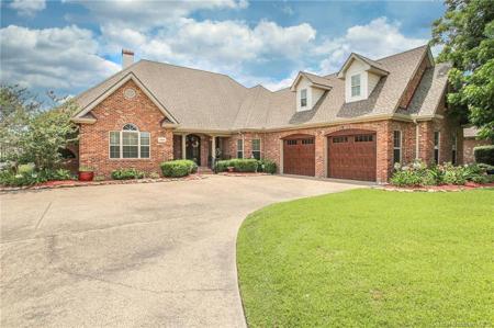 2709 Rue Calais Drive