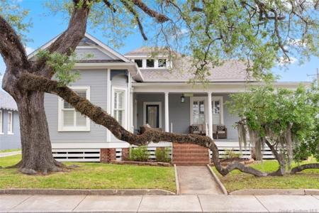 1043 Common Street