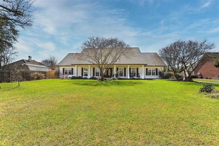 2807 Saint Francis Forest Drive