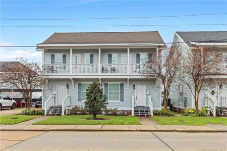 215 W Clarence Street W