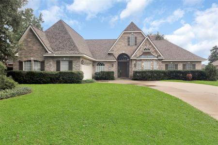 3805 Inwood Drive