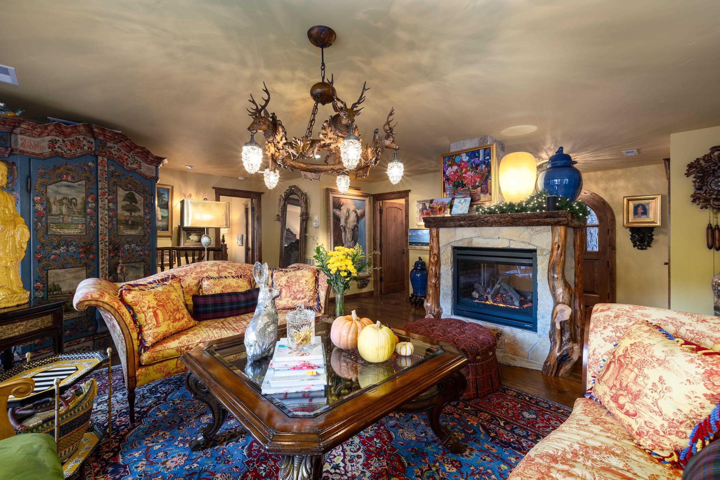 Image 2: Living Room