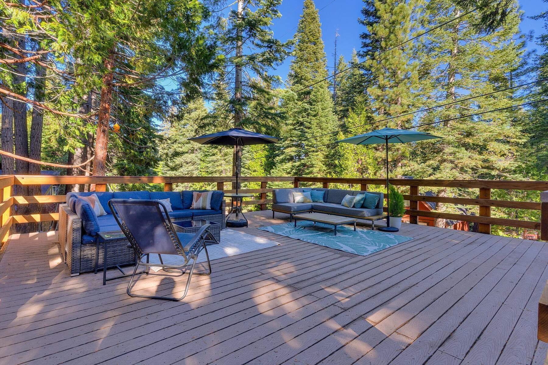 Image 2: Over 500sqft of decks for outdoor entertaining., Deck