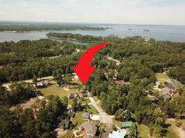 201 Lakeway Dr