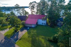 813 Lakeshore