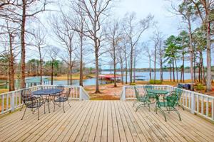 549 Oakridge Lane
