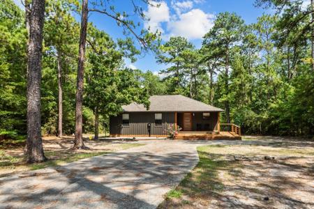 177 Pine Hollow Cove