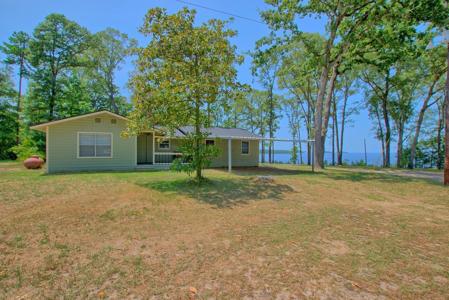 207 E Pinewood
