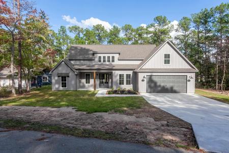 1249 Lakeshore Drive