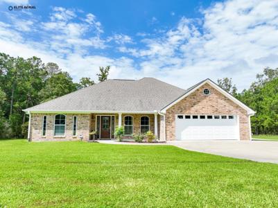 277 Lakeshore Dr