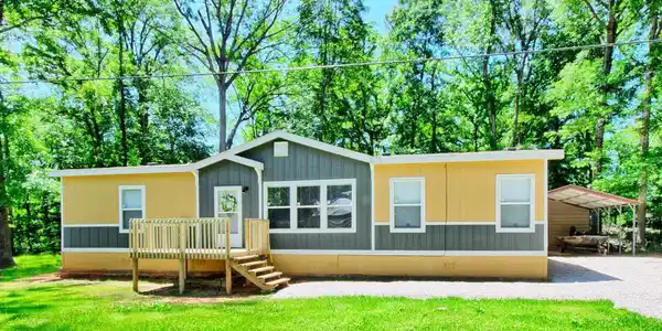 387 S Lighthouse Dr.