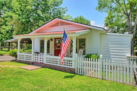 405 Hickory Hill
