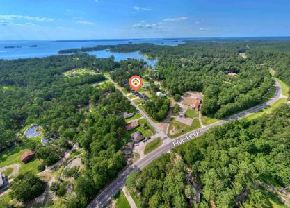 196 Lakeshore Dr