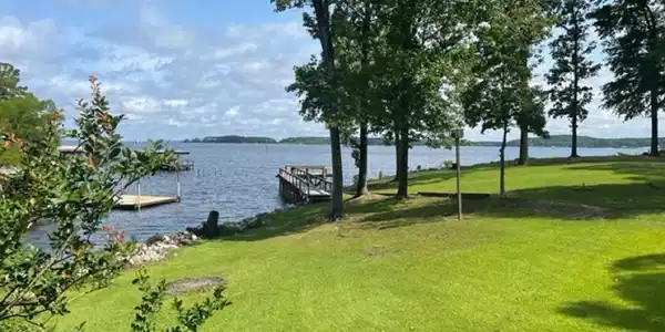 365 Cove Dr
