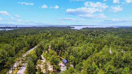 900 Pinehurst Dr