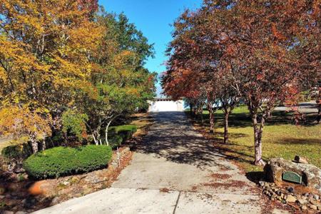 160 Somerset Dr.