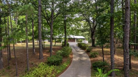 129 Neches Dr