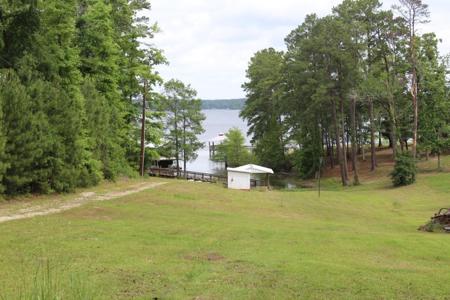 602 Lakeland Circle