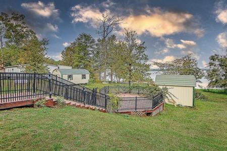 698 Sandy Creek