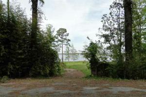 138 Lakeshore Drive