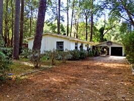 135 Lakeside Loop