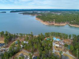 184 Lakeway