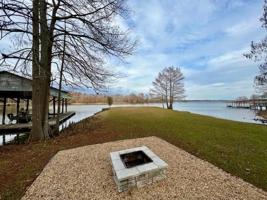 1038 Lakeshore Dr.