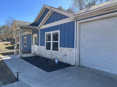 131 N Brook Lane