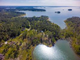 12 Shoreline Dr