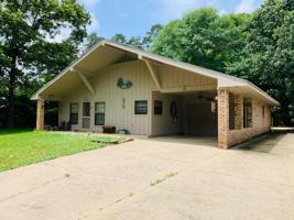 912 Twin Cedar Drive